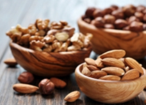 使用全自動包裝機(jī)后的堅(jiān)果炒貨更受歡迎